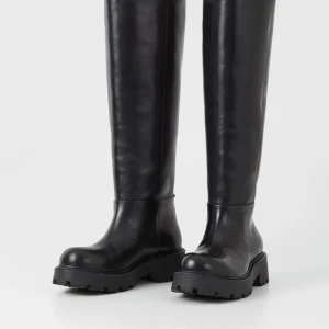 Höga stövlar vagabond - höga chunky superpoppis  vagabond cosmo 2 boots, slutsålda!! nypris 2200  använda 2-3 gånger