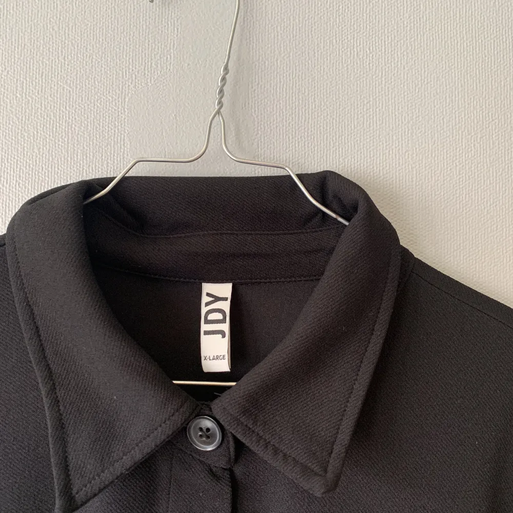 Fin skjorta. Använt som oversize då jag normal sätt har M. Denna är i XL. Skjortor.