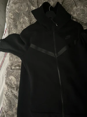 Nike tech fleece - Nike tech fleece i nyskick använd 1 gång Size M