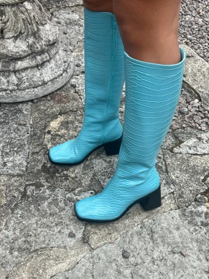 Boots  - Boots från monki aldrig använda 