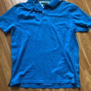 Tommy hilfiger golf piké  - Bra skick, andvänd några gånger, Storlek XL i herr