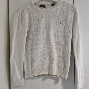 Stickad tröja - Väl använd