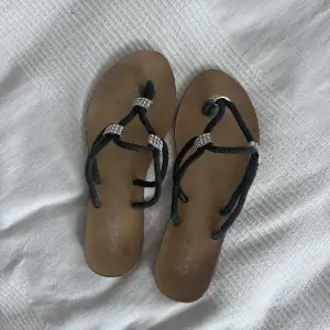 Sandaler i mycket bra skick!🖤