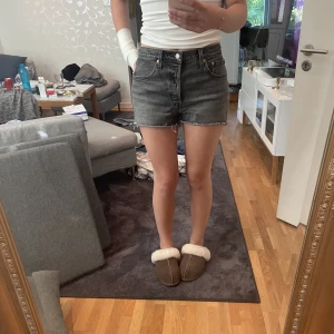 levis shorts - så fina levis 501 jeansshorts som inte kommer till användning🤍