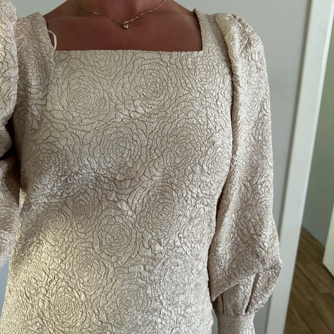 Klänning med fint mönster - 91