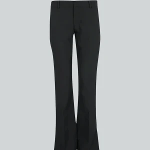 Low waist kostymbyxa - Hej! Säljer nu mina fina kostymbyxor. VERA KOSTYMBYXA MED LÅG MIDJA, BIKBOK.  Fint skick, knappt använda💗 400 kr eller prisförslag💗 