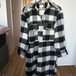 Kappa - Lång kappa från h&m Använd förra hösten fåtal gånger. 