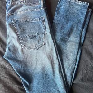 Replay Waitom jeans i storlek W32 L34 i väldigt bra skick