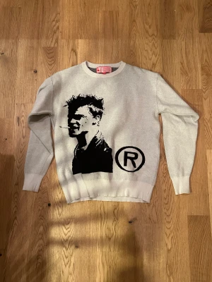 Joy divizn Brad pitt sweatshirt - Fet joy divizn sweatshirt. Använder ej längre passar ej min still. Vet ej om den är riktigt
