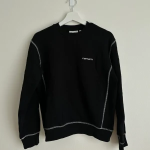 Carhartt crewneck  - Huvtröja från carhartt svart/vit 
