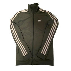 Adidas Zip - Adidas Zip xs/s. Kom dm vid frågor eller fler bilder!