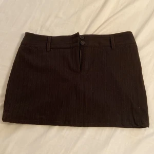 Lågmidjade kjol - Snyggaste mini skirten! Lågmidjade och kort och helt perfekt bara.