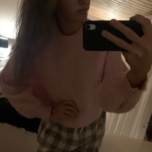 Stickad tröja från zara  - Jätte bekväm och så söt. Är i storlek L men passar mig som vanligt har s och m 