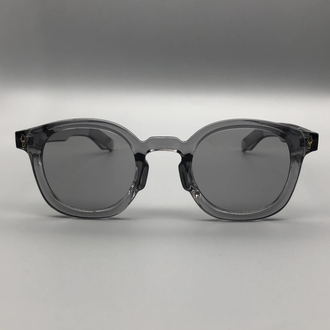 Solglasögon LILJA Crown - 90