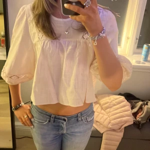 Ljusrosa topp - Supergullig ljusrosa blus/topp köpt i Spanien och aldrig använd med lapparna kvar💓💓