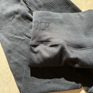 Strongertights  - Strongertights i storlek Xs. Bra skick. Skriv privat för fler bilder! ☺️💕