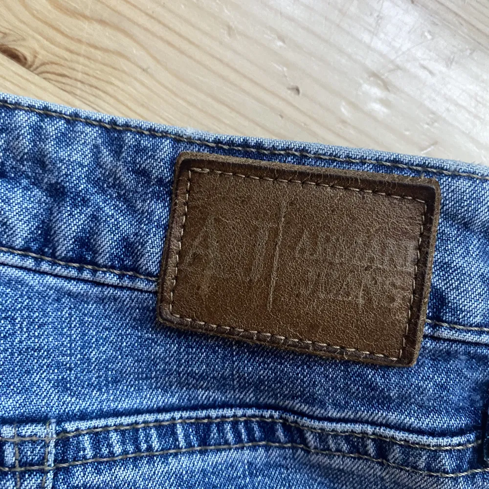 Begagnade Armani jeans.  Står storlek 29/32.  Hör av er om mer frågor💗. Jeans & Byxor.