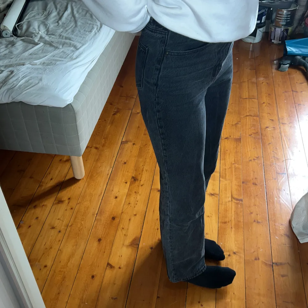 Svarta jeans från vero moda🦋säljer pga de är lite korta för mig, jag är 171🫶🏼. Jeans & Byxor.