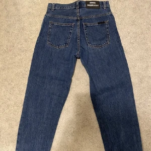 Högmidjade jeans - Secondhand storlek S/34