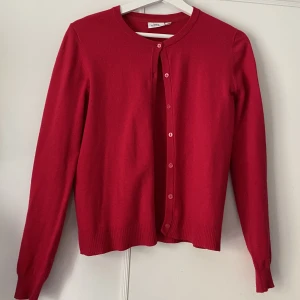 Röd kofta - Kofta i jättefint skick❤️