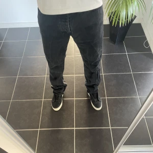 Hope jeans 30/30 600kr - Använda endast 1-5 gånger. Köpta för 1600 kr. Å köp dessa för 1000kr billigare inga skador skick 10/10