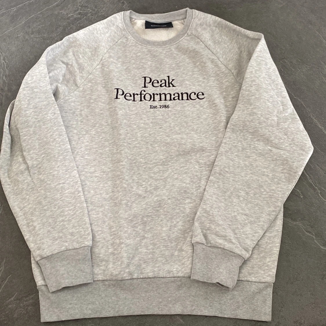 Peak performance tröja