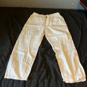 Biege linnebyxor - Linnebyxor från hm  Storlek 164 (baggy/Loose fit) 