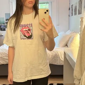 Blå t-shirt med tryck