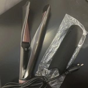 Locktång/plattång (remington) - Bara testad, helt ny💞 värmeskyddskall ingår. Nypris: 650kr