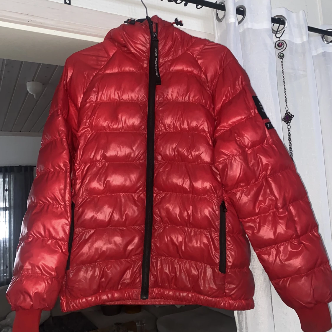 Röd Peak performance jacka  - 90