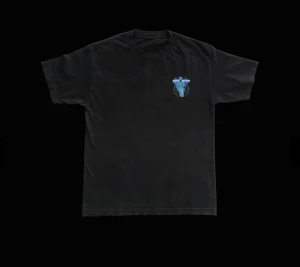 Söker  - Söker en ant wan t-shirt i storlek S och som max pris 400kr kontakta om ni kan sälja.