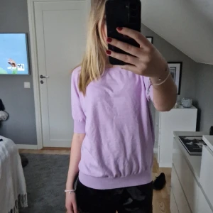 Lila stickad t-shirt - En stickad tröja från lindex 💗