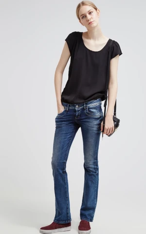 Ltb jeans  - Säljer dessa super fina ltb jeansen köpte dom för ett halv år sen och de har aldrig passat mig. De är helt ny eftersom dom sitter så tajt på mig så har jag aldrig kunnat använda dom 🩷skriv för mer bilder eller frågor!! 
