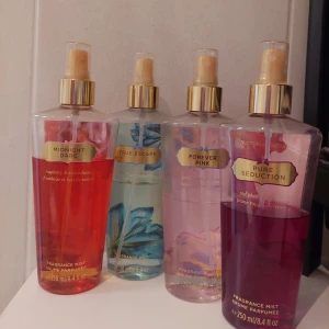 Victoria's secret body mist - Victoria's secret body mists🩷 Alla är mer än halvfulla, midnight dare ca 3/4. 1 för 50 kr eller alla 4 för 150 kr!! 💜