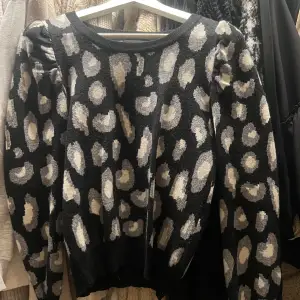 Så fin leopard tröja! JÄTTE bra kvalite!!!💕🥰skriv för fler bilder