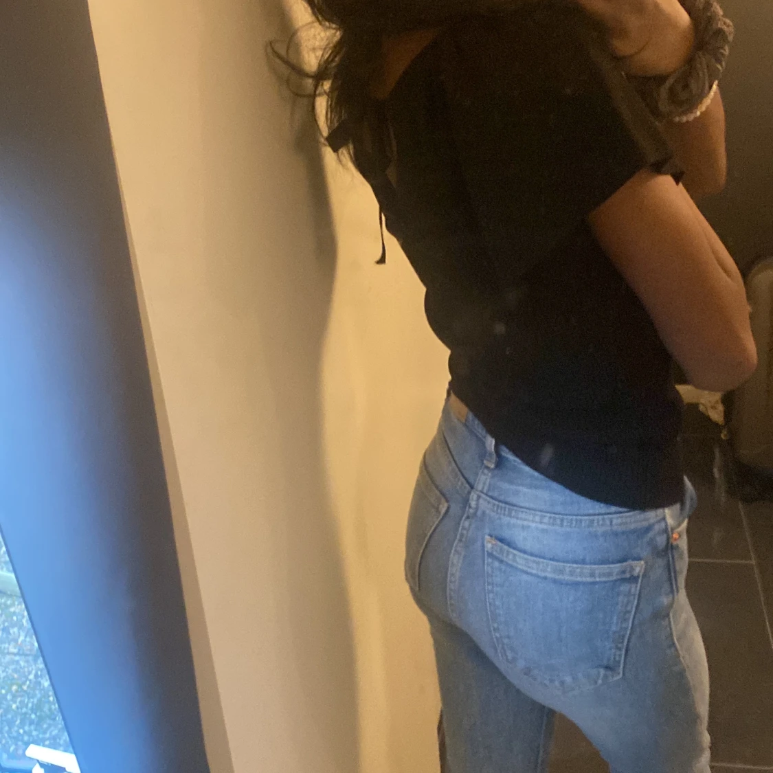 Ljusblåa jeans med slit💋 - 90