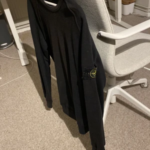 Stone island tröja - Stone island tröja storlek M använder inte längre. Skick 7/10