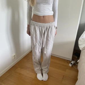 Linnebyxor  - Snygga linnebyxor från hm storlek S! Inga defekter 