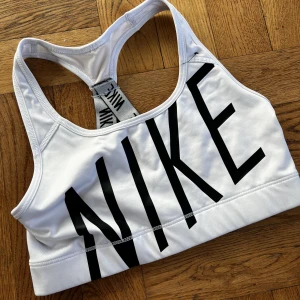 Sporttop - Sport top från Nike som knappt är använd 