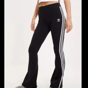 Adidas flared leggings - Adidas tights/leggings 3 stripes Yogapants