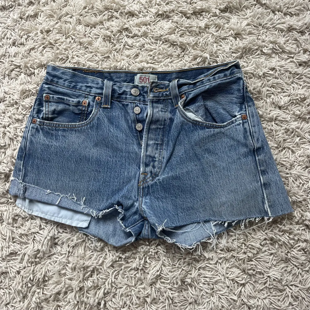 Vintage 501 levis shorts. Shorts.