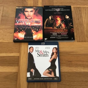 Filmer  - 3 stycken filmer. Me.& Mrs. Smith, luftslottet som sprängdes och V för vendetta. 40 kr/st