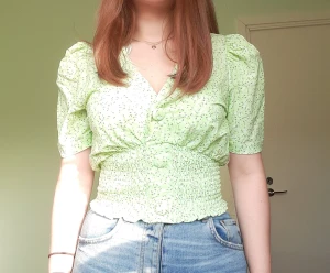 Ljusgrön blus från Ginatricot  - Aldrig använd, endast provad ♡ Köparen står för frakt 