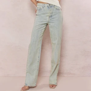 Jeans - Jätte snygga jeans från plt helt nya med prislapp kvar, säljer då dom va lite för stora för mig. Storleken är S/M men mer åt S hållet skulle jag säga