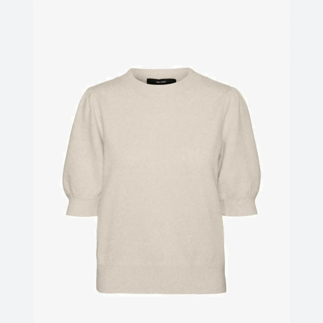 Begie stickad tshirt