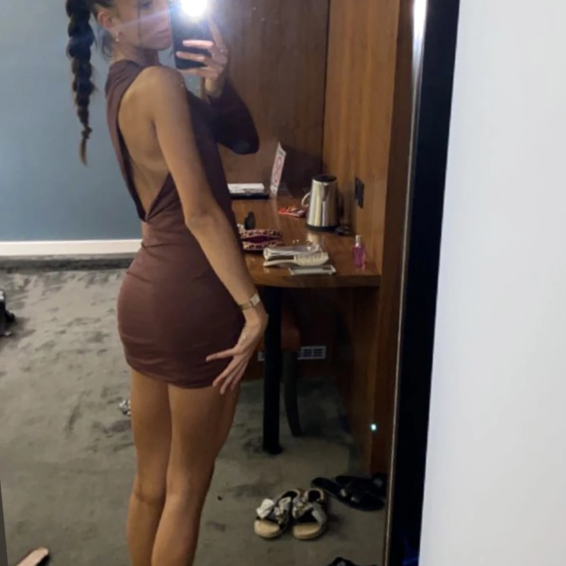 Klänning öppen i ryggen 