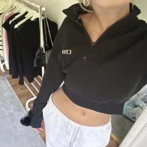 Träningströja - Fin träningströja från ICIW, sparsamt använd, så bra skick 