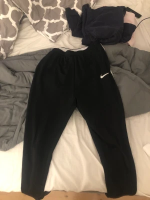 Nike - Säljer då dom blivit för små köparen står för frakten❤️ barn storlek 