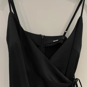 Klänning bikbok  - Fin klänning från bikbok som aldrig är använd 