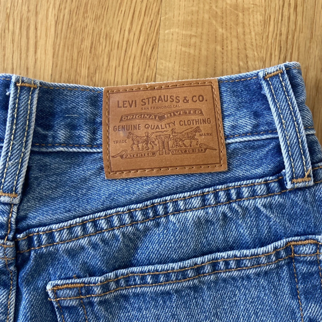 Jeanskjol från levis  - 91